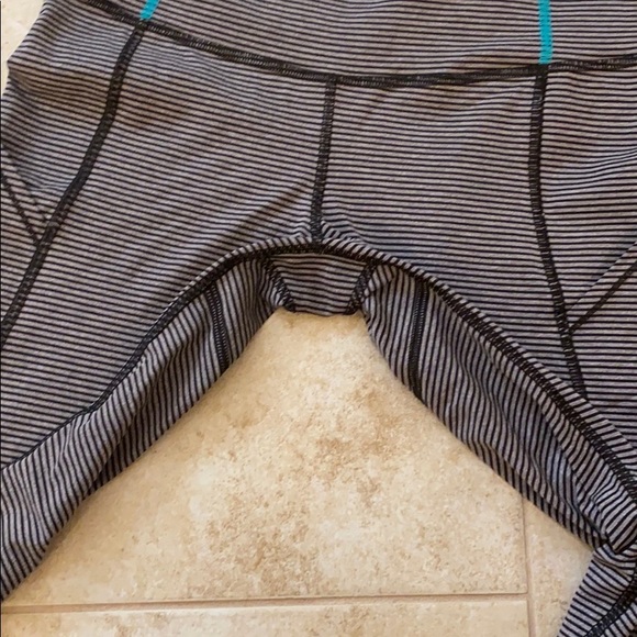 Lululemon Runday Crop *RARE* - Picture 8 of 10